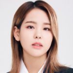 ニジューマコ(山口真子)が長ズボンで足を出していないのはホント?!