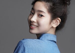 ダヒョンのすっぴん画像と目は整形してる(二重と一重)？熱愛彼氏はいる？