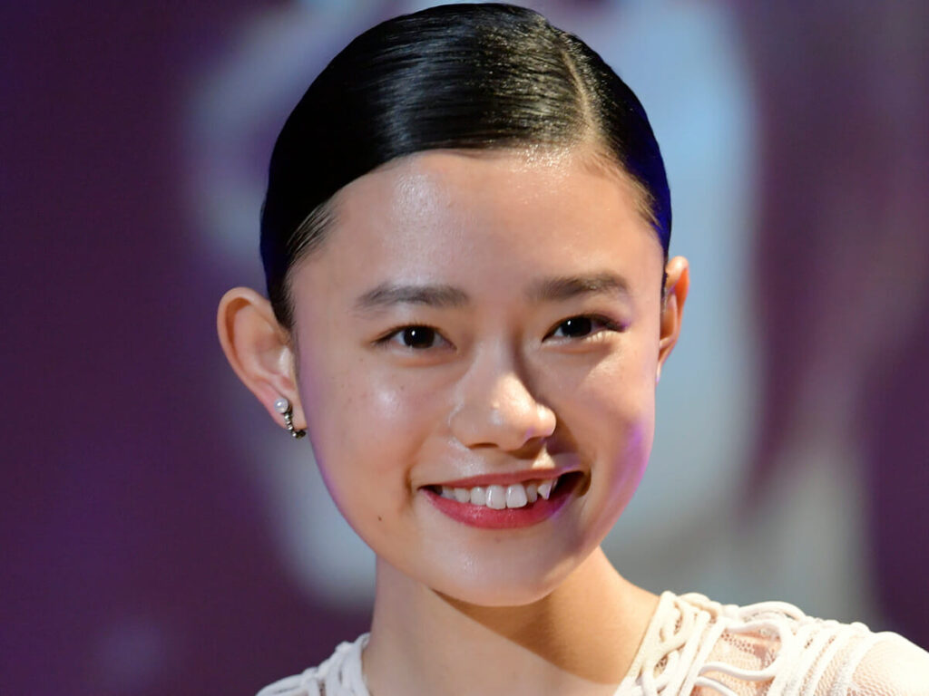 杉咲花の父親は元レベッカのギタリスト 母親と家族構成は 子役時代と学歴紹介 エンタ専科 杉咲花の父親は元レベッカのギタリスト 母親と家族構成は 子役時代と学歴紹介 エンタ専科